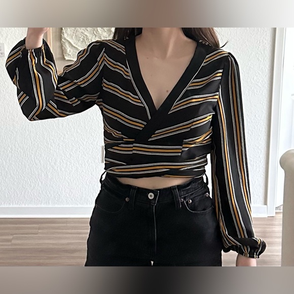 Wrap Around Top - Picture 1 of 3